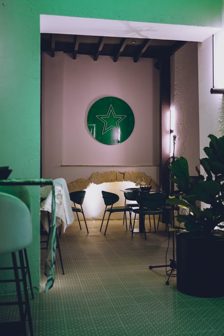 galeria 9 768x1152
